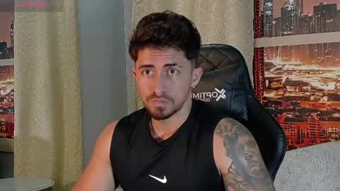 Snapshot of brad_summer chatting on June 16, 9:50 pm brad summer online show from June 16, 9:50 pm