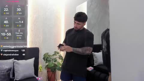Snapshot of brad_summer chatting on July 18, 5:39 pm brad summer online show from July 18, 5:39 pm