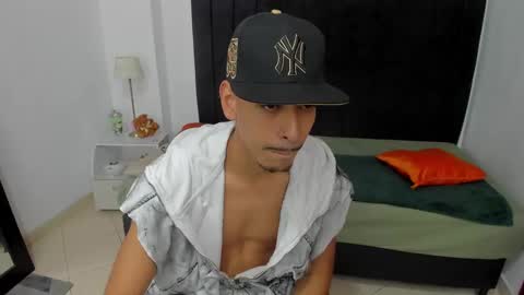 Snapshot of brad_usma chatting on March 10, 5:00 am BRAD USMA online show from March 10, 5:00 am