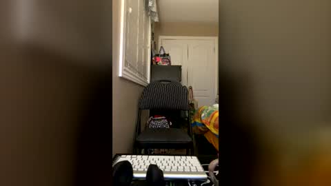 Snapshot of bradadair14 chatting on June 29, 4:41 am bradadair14 online show from June 29, 4:41 am