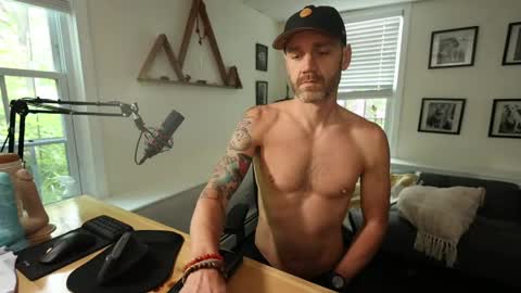 BradBronton online show from May 31, 11:17 am