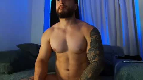 Snapshot of bradley_martinez chatting on July 28, 10:42 pm Bradley Martinez online show from July 28, 10:42 pm