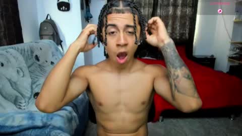 Snapshot of bradley_strong_ chatting on April 1, 9:34 pm Bradley Strong online show from April 1, 9:34 pm