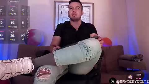 Snapshot of bradleycolton chatting on July 25, 3:53 pm Bradley Colton Independ Model online show from July 25, 3:53 pm