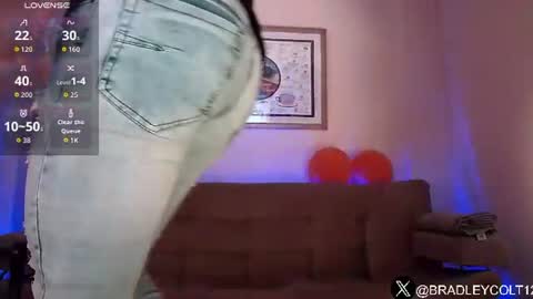 Snapshot of bradleycolton chatting on July 28, 3:21 pm Bradley Colton Independ Model online show from July 28, 3:21 pm