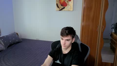 Snapshot of bradyflint chatting on August 3, 7:07 am BradyFlint online show from August 3, 7:07 am