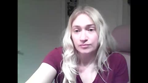 Snapshot of braindeadbetty chatting on June 1, 4:25 am i am a naughty jedi knight online show from June 1, 4:25 am