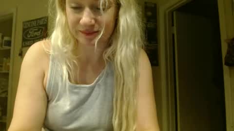 Snapshot of braindeadbetty chatting on June 12, 5:50 am i am a naughty jedi knight online show from June 12, 5:50 am