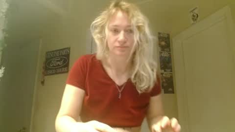 Snapshot of braindeadbetty chatting on June 22, 12:24 pm i am a naughty jedi knight online show from June 22, 12:24 pm