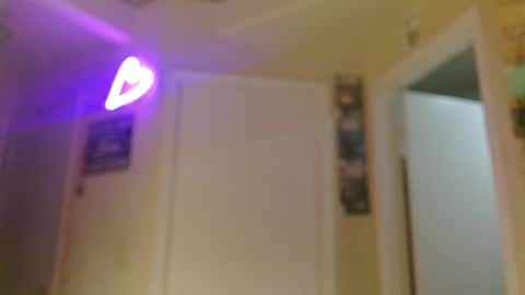 Snapshot of braindeadbetty chatting on July 5, 2:51 am i am a naughty jedi knight online show from July 5, 2:51 am