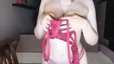 brandaany online show from May 6, 9:31 pm