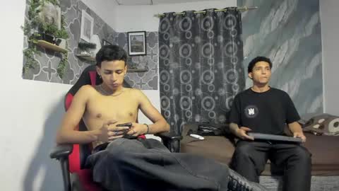 brandom_brook online show from April 26, 4:54 am