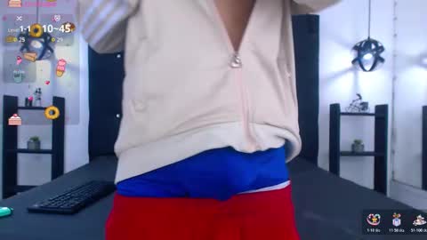 Snapshot of brandon_harrys chatting on December 20, 5:31 pm BRandon Harrys online show from December 20, 5:31 pm