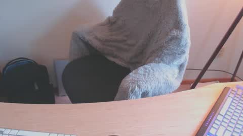 Snapshot of brandondot chatting on December 30, 6:27 pm brandondot online show from December 30, 6:27 pm