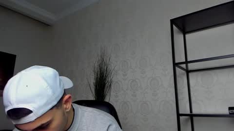 BrandonTateX online show from December 4, 12:25 pm