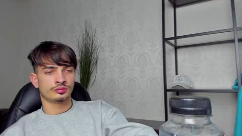 BrandonTateX online show from December 4, 3:32 pm