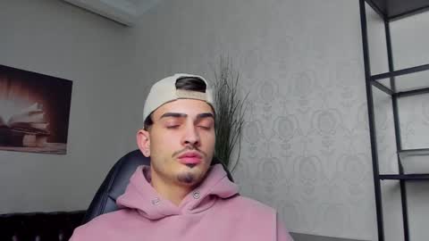 BrandonTateX online show from December 5, 4:44 pm