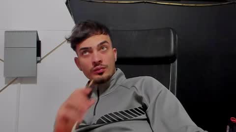 BrandonTateX online show from April 30, 6:20 am