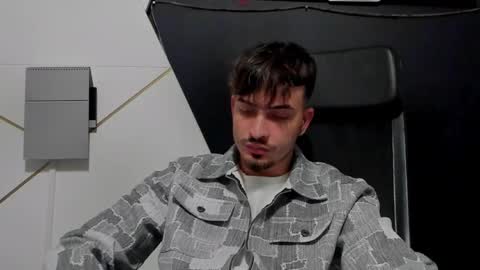 Snapshot of brandontatex chatting on May 7, 6:57 pm BrandonTateX online show from May 7, 6:57 pm