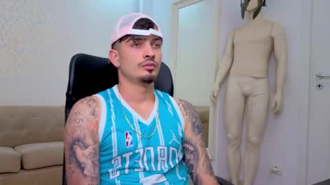 Snapshot of brandontatex chatting on May 18, 2:23 pm BrandonTateX online show from May 18, 2:23 pm