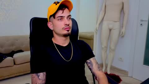 Snapshot of brandontatex chatting on May 19, 4:13 pm BrandonTateX online show from May 19, 4:13 pm