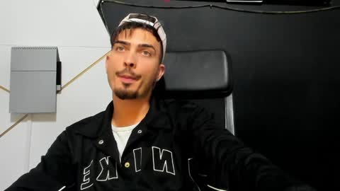 Snapshot of brandontatex chatting on May 20, 4:18 am BrandonTateX online show from May 20, 4:18 am