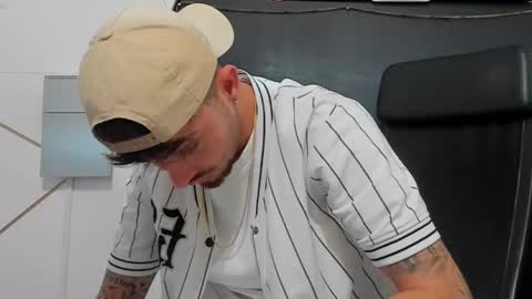 Snapshot of brandontatex chatting on May 31, 7:37 am BrandonTateX online show from May 31, 7:37 am