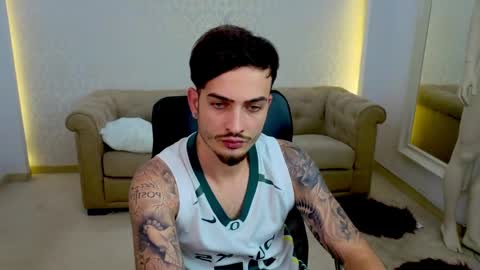 Snapshot of brandontatex chatting on June 4, 7:20 pm BrandonTateX online show from June 4, 7:20 pm