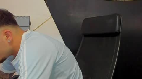 Snapshot of brandontatex chatting on June 8, 4:13 am BrandonTateX online show from June 8, 4:13 am