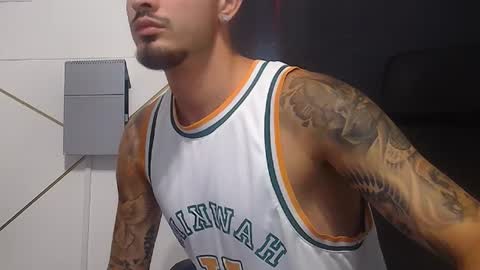 Snapshot of brandontatex chatting on July 22, 6:49 am BrandonTateX online show from July 22, 6:49 am