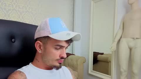 Snapshot of brandontatex chatting on July 31, 6:51 pm BrandonTateX online show from July 31, 6:51 pm