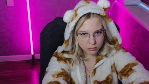 Belle  online show from January 4, 6:19 am