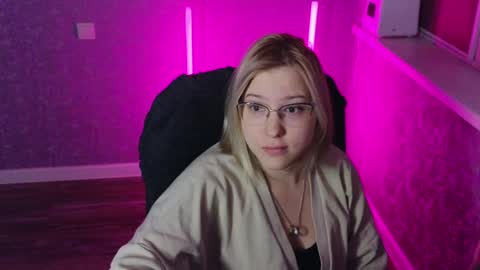 Belle  online show from February 5, 12:53 am