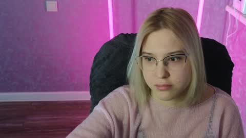 Belle  online show from February 6, 5:03 am