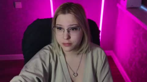 Belle  online show from February 8, 2:15 am