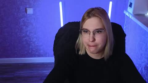 Belle  online show from February 14, 9:13 am