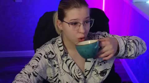 Belle  online show from March 2, 5:01 am