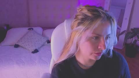 Snapshot of brandy_sweet_ chatting on September 17, 12:18 pm BRANDY  online show from September 17, 12:18 pm