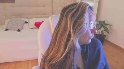 Snapshot of brandy_sweet_ chatting on September 19, 10:38 am BRANDY  online show from September 19, 10:38 am