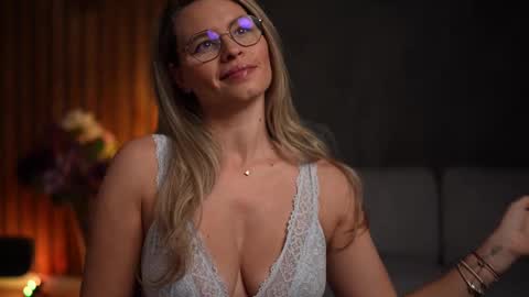 Alex online show from February 9, 4:36 am