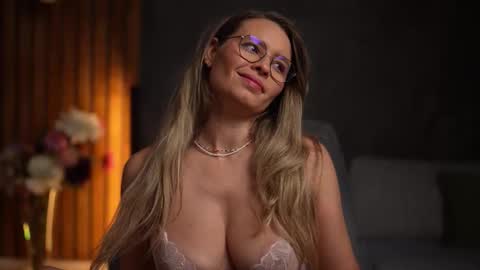 Alex online show from October 26, 5:24 am