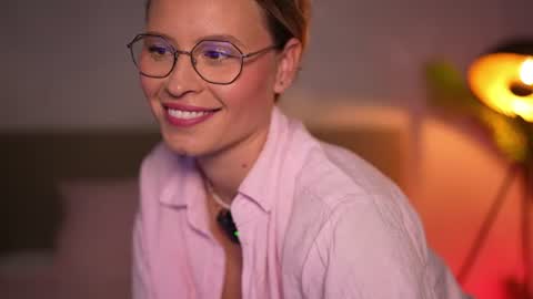 Snapshot of brandywhite chatting on July 23, 5:16 am Alex online show from July 23, 5:16 am