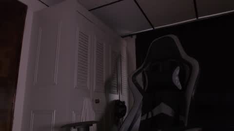 brasi_ online show from October 31, 5:58 pm