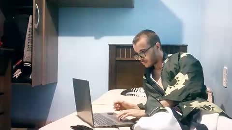 Snapshot of brasil43 chatting on January 15, 11:30 pm PutoBR online show from January 15, 11:30 pm