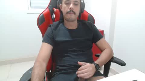 Snapshot of brasilianonca chatting on May 9, 3:01 am brasilianonca online show from May 9, 3:01 am