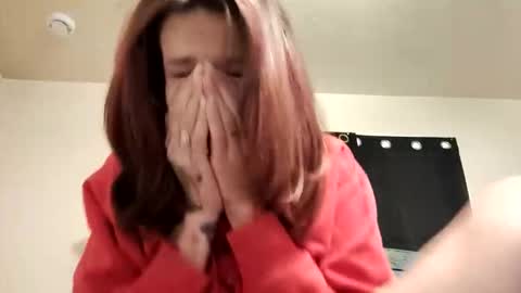 Snapshot of bratlips chatting on November 8, 9:31 am bratlips online show from November 8, 9:31 am