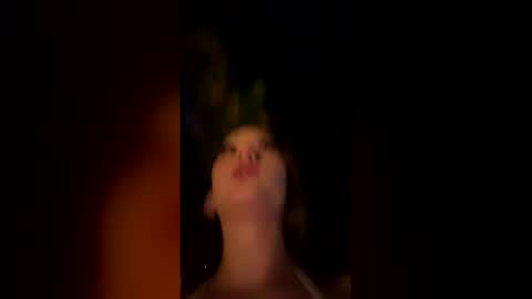 Snapshot of brattezz chatting on April 8, 4:23 am brattezz online show from April 8, 4:23 am