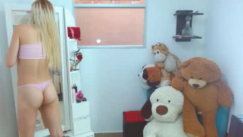 bratz xx118 online show from March 6, 6:59 pm