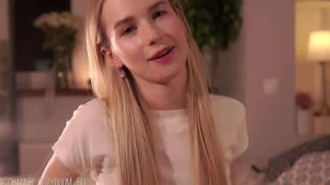 Snapshot of brave_journey chatting on September 27, 11:32 pm Eli online show from September 27, 11:32 pm