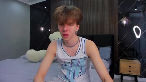 Snapshot of braxiboy chatting on February 2, 8:24 am Brax online show from February 2, 8:24 am